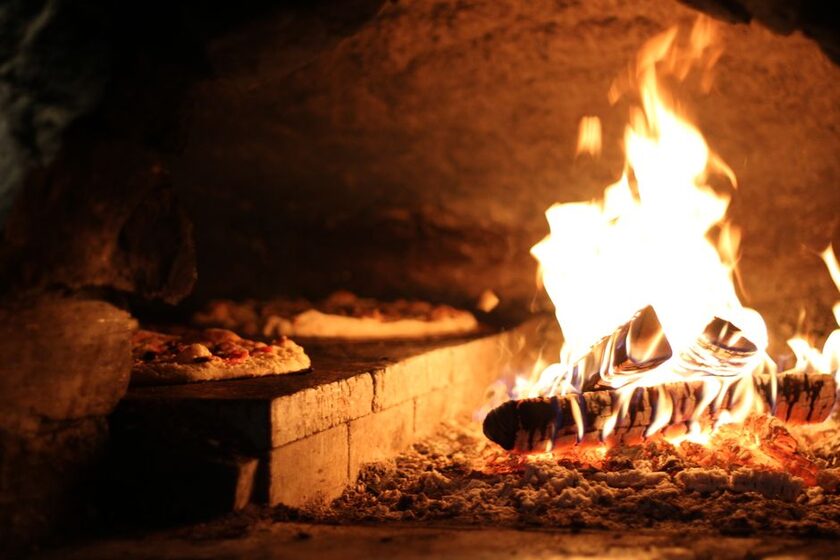 Four à pizza gaz à pierre rotative, 6 kW, pizzas Ø 42,5 cm cozze